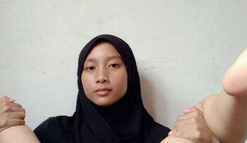 AINA Hijab Ngumbar Memek