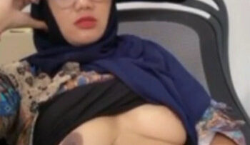 HIJAB Ngocok Dalam Celana