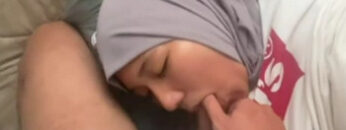 HIJAB Ngokop Kontol Dari Bawah