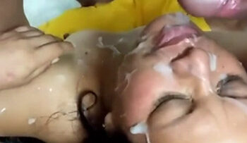 WANITA Penggila Pejuh