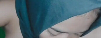 ADIK Hijab Penurut Di Ewe