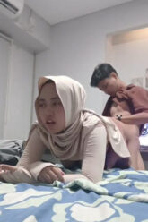 NGAJAKIN Pacar Hijab Ngentod Di Hotel.jpg