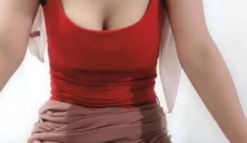 YASMIN Hijab Colok Memek Pakai Galon.jpg