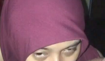 CEWE Hijab Merah Ngokop Kontol.jpg