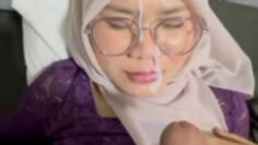 HIJAB Kebaya Ungu Ngewe Crot Muka.jpg