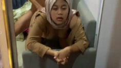 PELAJAR Hijab Ngewe Depan Kaca Crot Dalam.jpg