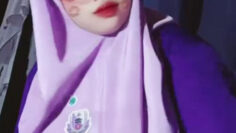 DAMIA Zahra Hijab Mahasiswi Ngocok Pakai Almamater.jpg